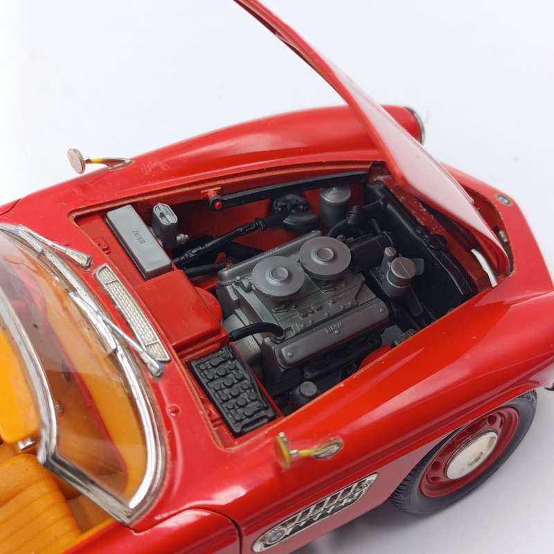 Revell BMW 507 die-cast model car with extra hard top roof - scale 1/18