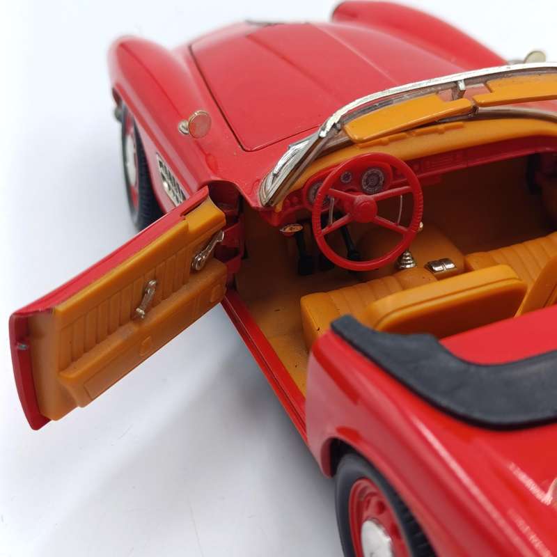Revell BMW 507 die-cast model car with extra hard top roof - scale 1/18