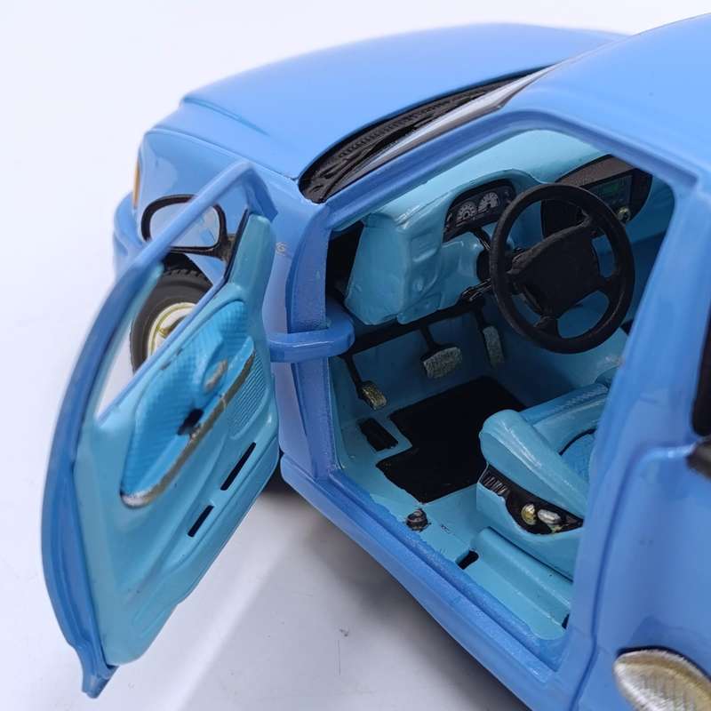 Maisto Ford SVT F-150 die-cast model car - scale 1/21 - windscreen crack