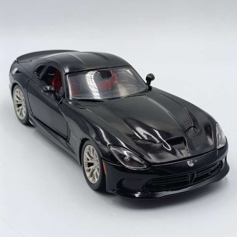 Maisto 2013 SRT Viper GTS die-cast model car - scale 1/18