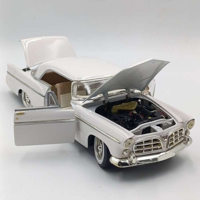 Maisto 1956 Chrysler 300B die-cast model car - scale 1/18