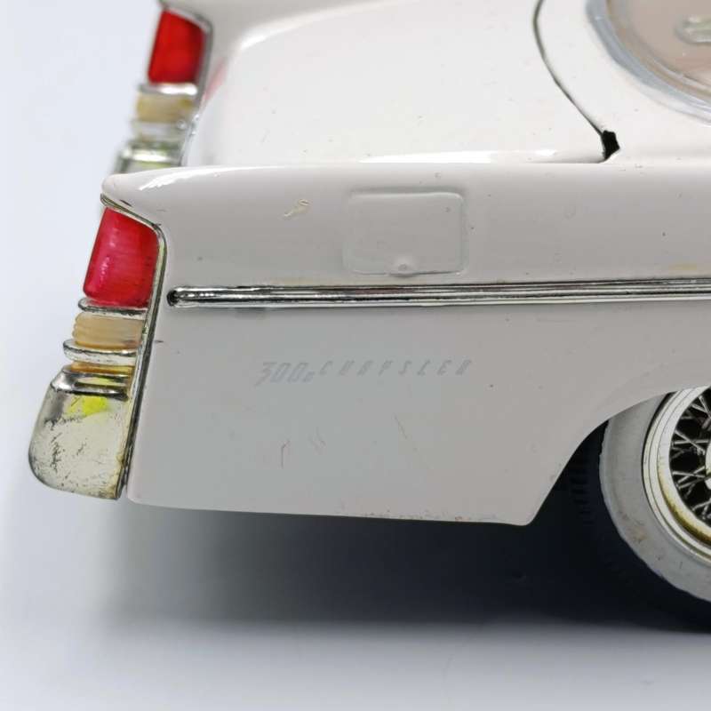Maisto 1956 Chrysler 300B die-cast model car - scale 1/18