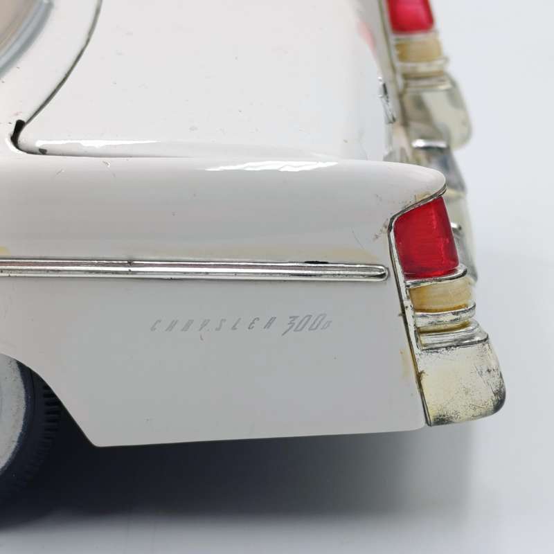 Maisto 1956 Chrysler 300B die-cast model car - scale 1/18