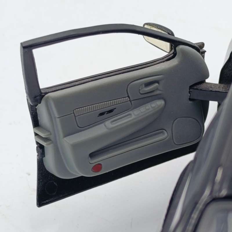 Maisto 2004 Chevrolet Impala SS die-cast model car - scale 1/18