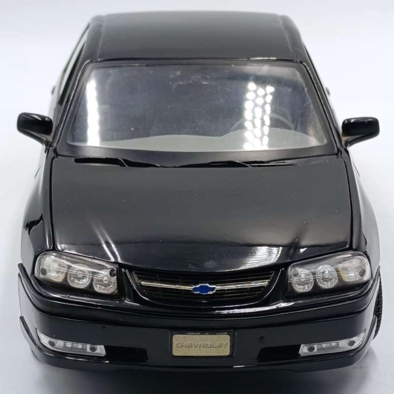 Maisto 2004 Chevrolet Impala SS die-cast model car - scale 1/18