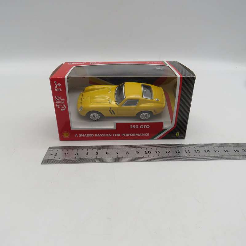 Bburago Shell V-Power Ferrari 250 GTO die-cast model car in box