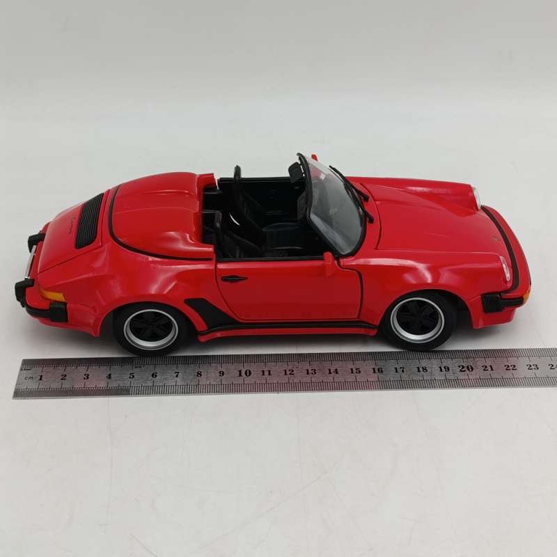 Maisto 1989 Porsche 911 Speedster die-cast model car - scale 1/18