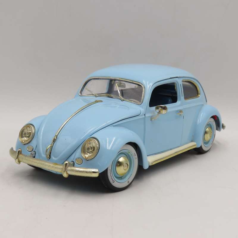 Bburago 1955 Volkswagen Beetle model car -  scale 1/18