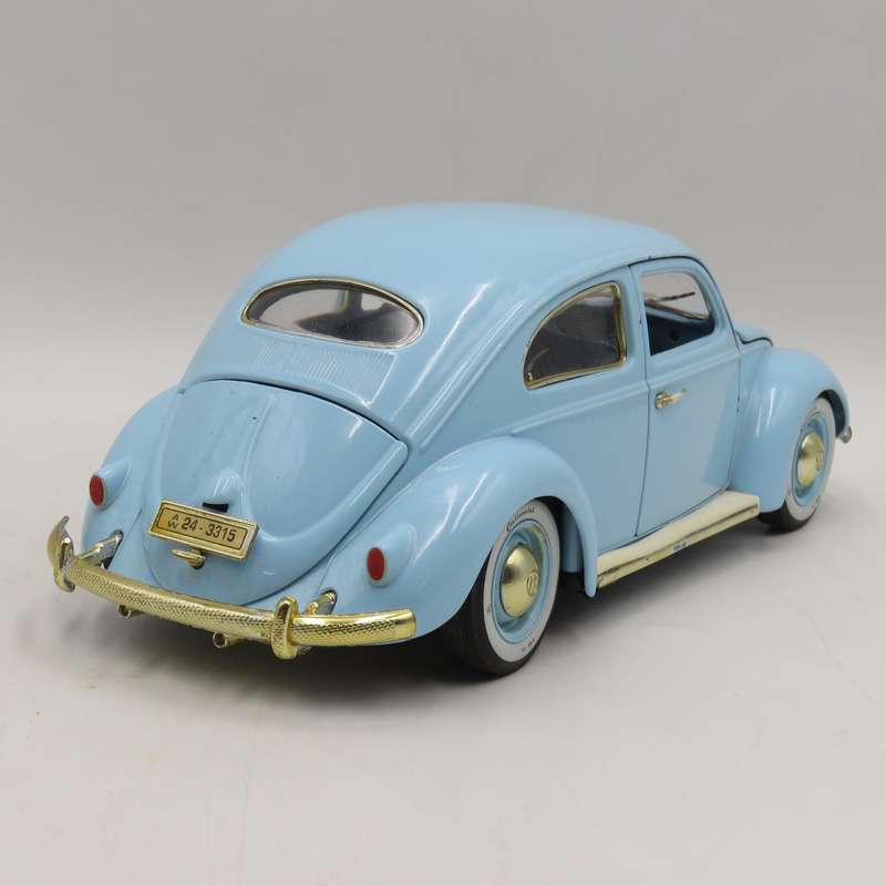 Bburago 1955 Volkswagen Beetle model car -  scale 1/18