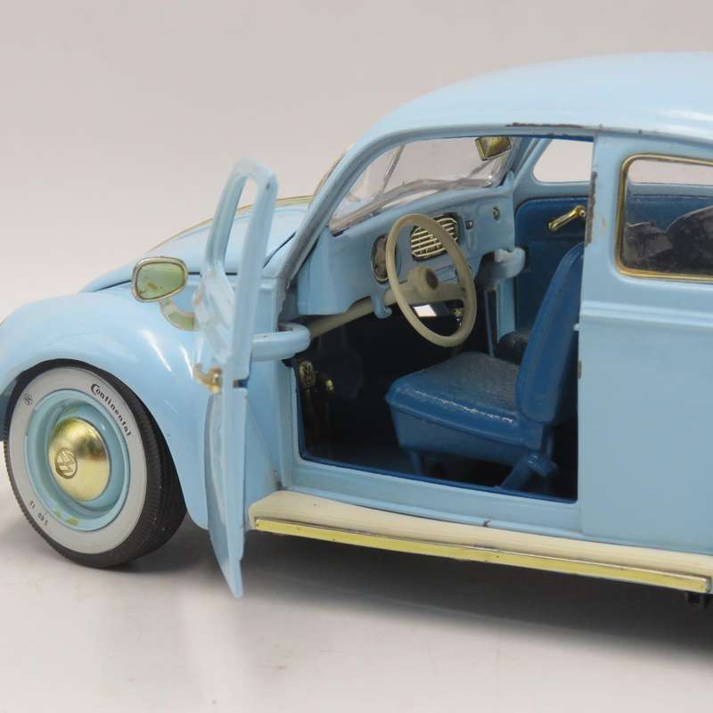 Bburago 1955 Volkswagen Beetle model car -  scale 1/18