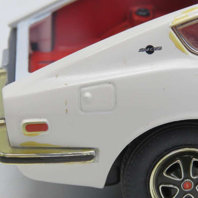 Road Signature 1970 Datsun 240Z die-cast model car - Scale 1/18