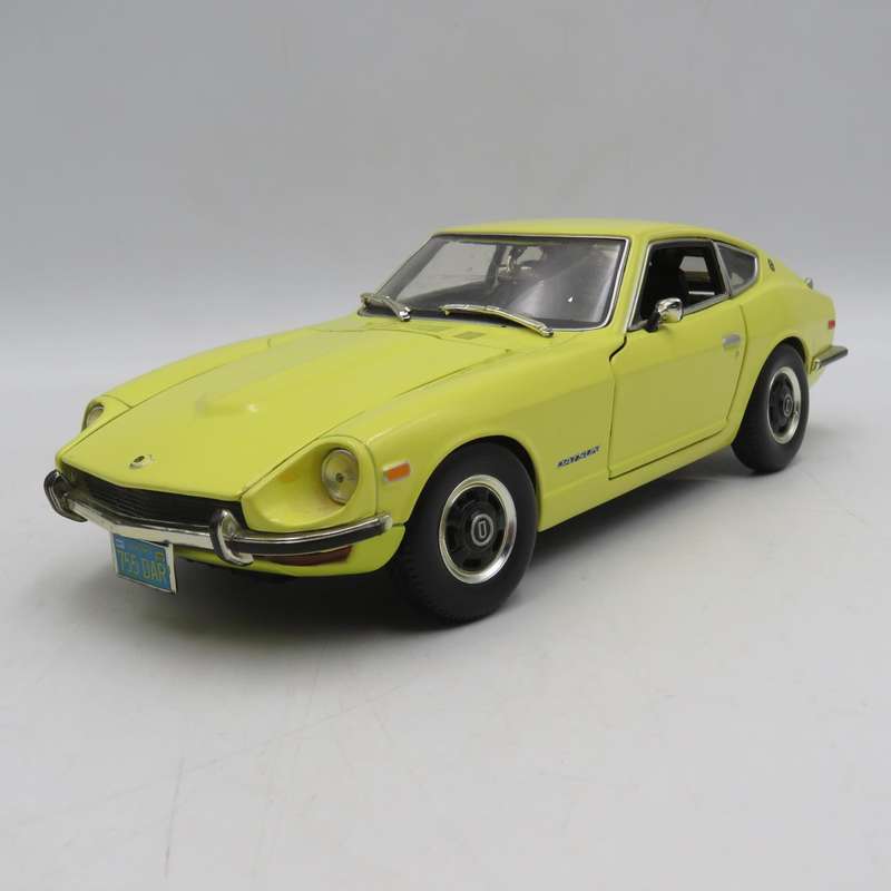 Maisto 1971 Datsun 240Z die-cast model car - Scale 1/18