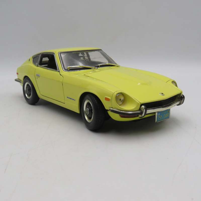 Maisto 1971 Datsun 240Z die-cast model car - Scale 1/18