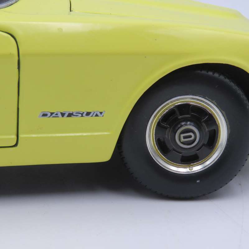 Maisto 1971 Datsun 240Z die-cast model car - Scale 1/18