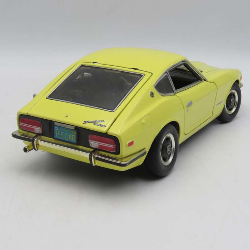 Maisto 1971 Datsun 240Z die-cast model car - Scale 1/18