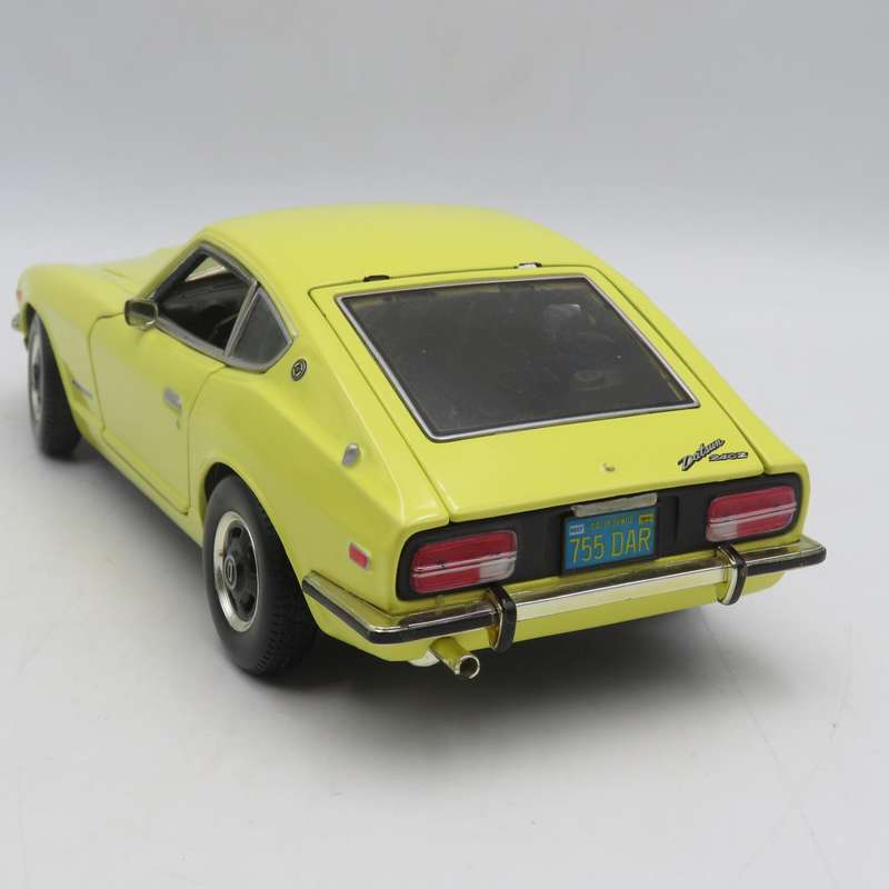 Maisto 1971 Datsun 240Z die-cast model car - Scale 1/18