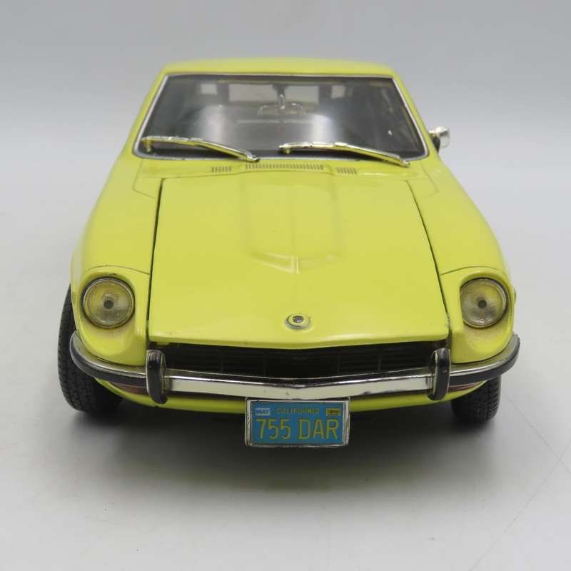 Maisto 1971 Datsun 240Z die-cast model car - Scale 1/18