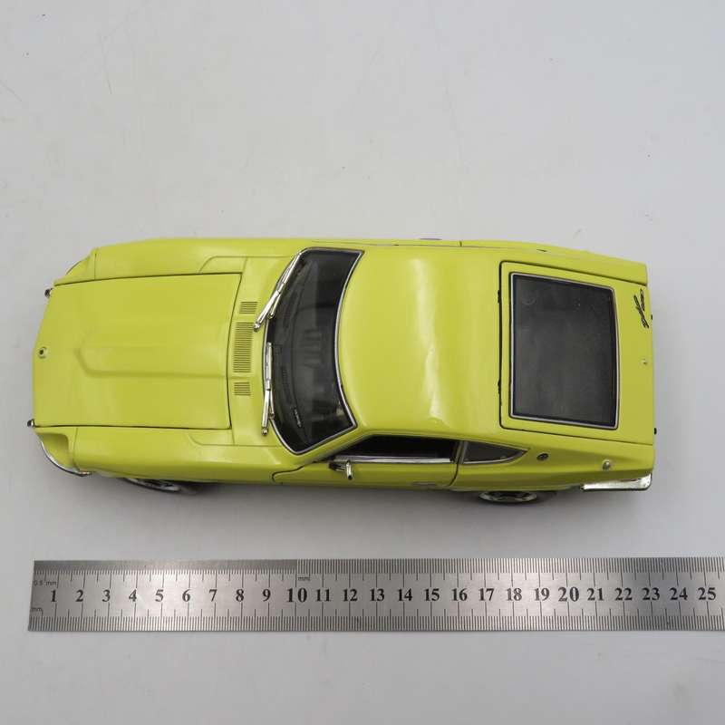 Maisto 1971 Datsun 240Z die-cast model car - Scale 1/18