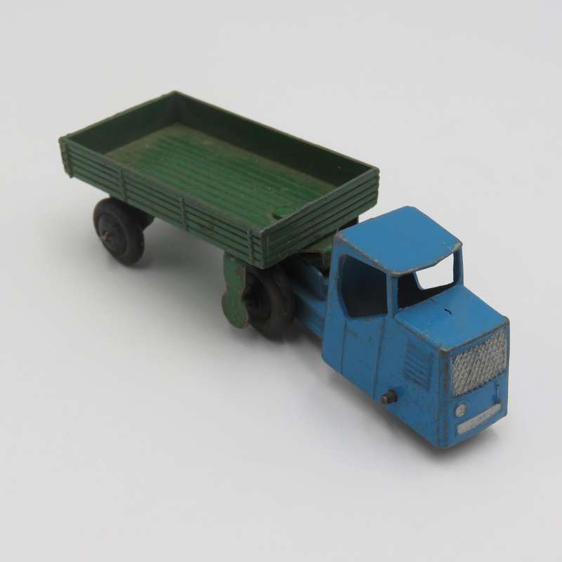 Meccano Dinky Toys #415 Mechanical Horse and open wagon toy car