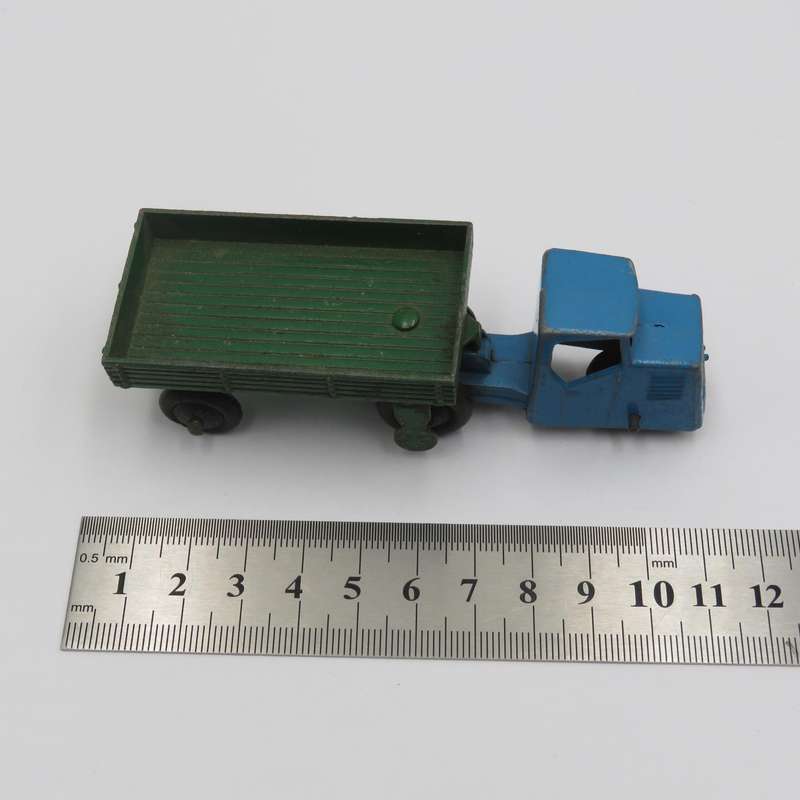Meccano Dinky Toys #415 Mechanical Horse and open wagon toy car