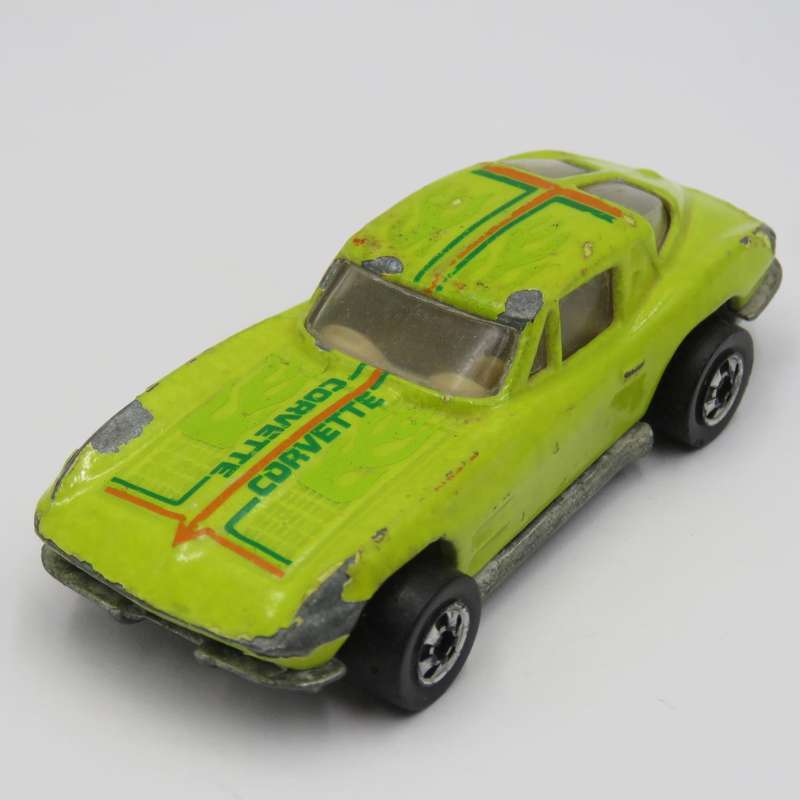 Vintage Hotwheels Chevrolet Corvette die-cast toy car - Colour changer