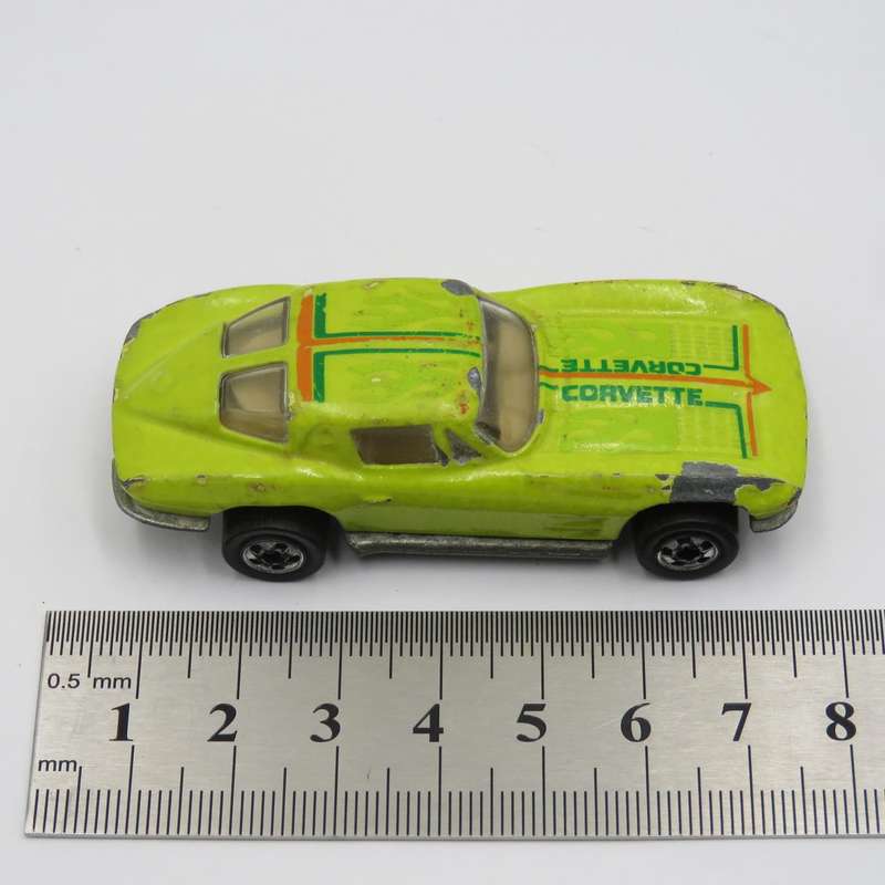 Vintage Hotwheels Chevrolet Corvette die-cast toy car - Colour changer