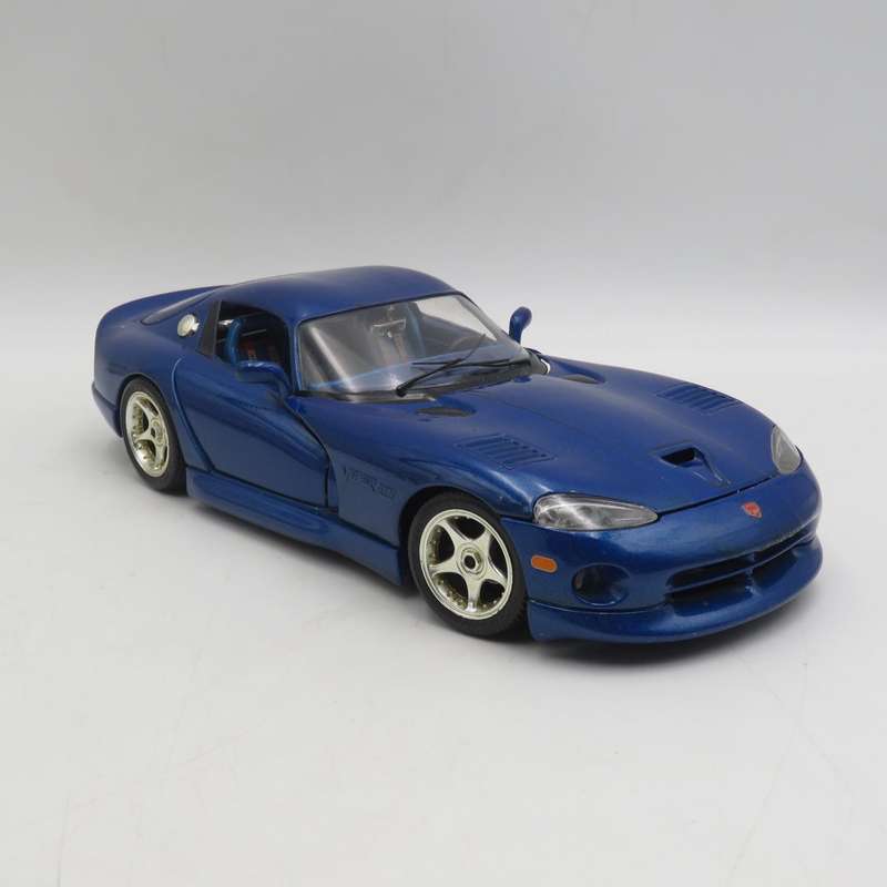 Bburago Dodge Viper GTS Coupe die-cast model car - Scale 1/18