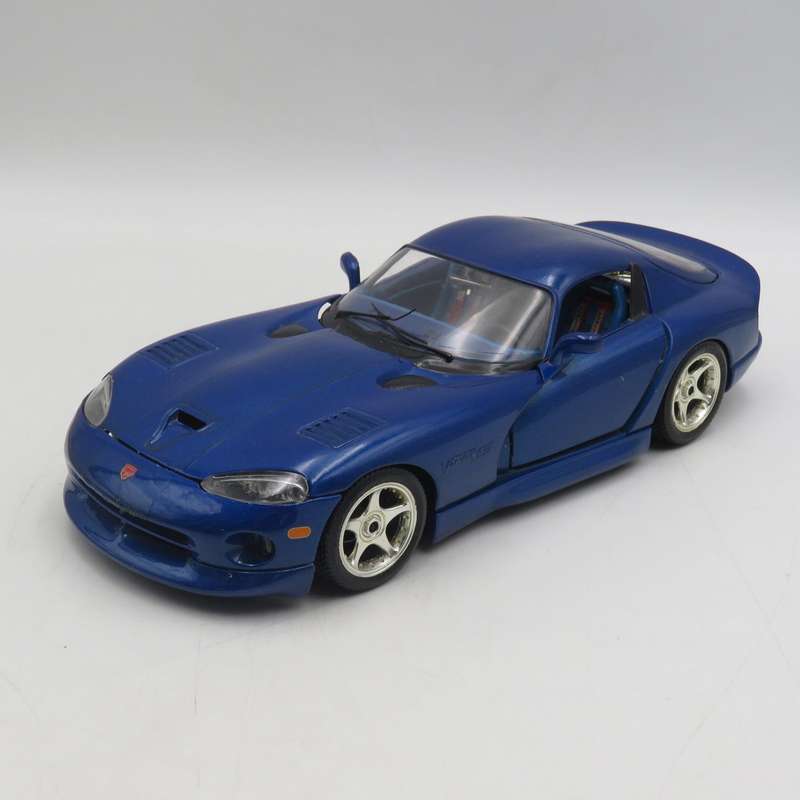Bburago Dodge Viper GTS Coupe die-cast model car - Scale 1/18