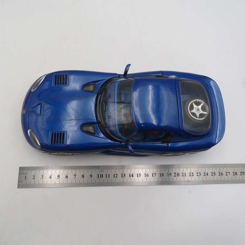 Bburago Dodge Viper GTS Coupe die-cast model car - Scale 1/18