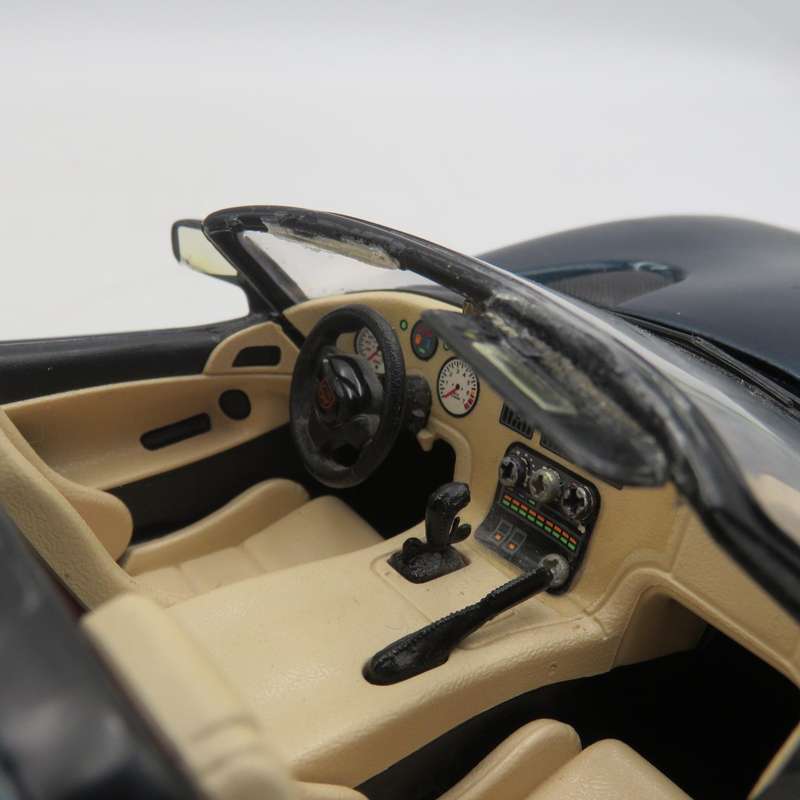 Bburago Dodge Viper RT/10 die-cast model car - scale 1/18 - Sunvisors damaged