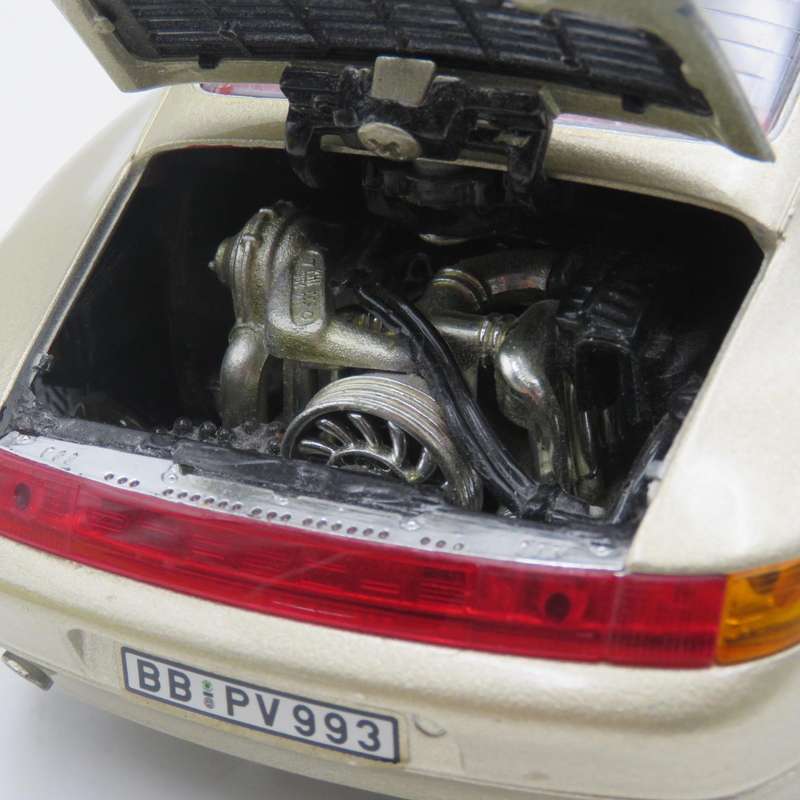 Bburago 1993 Porsche Carrera 911 die-cast model - Scale 1/18