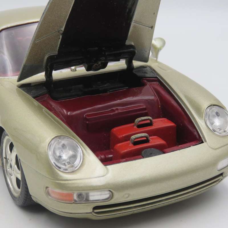 Bburago 1993 Porsche Carrera 911 die-cast model - Scale 1/18