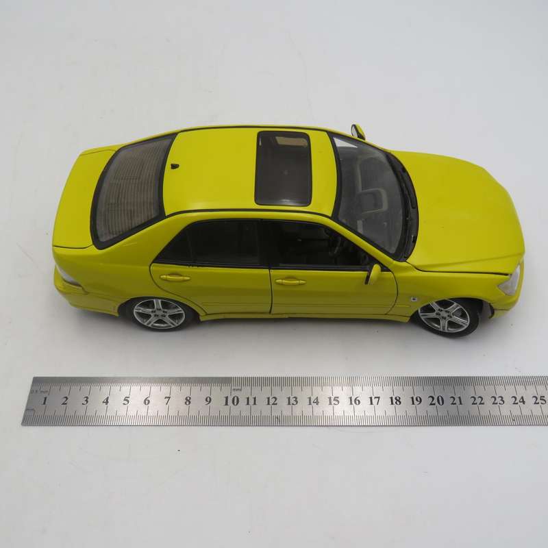AutoArt Toyota Altezza RS200 die-cast model car - front and rear bumper damaged - Scale 1/18