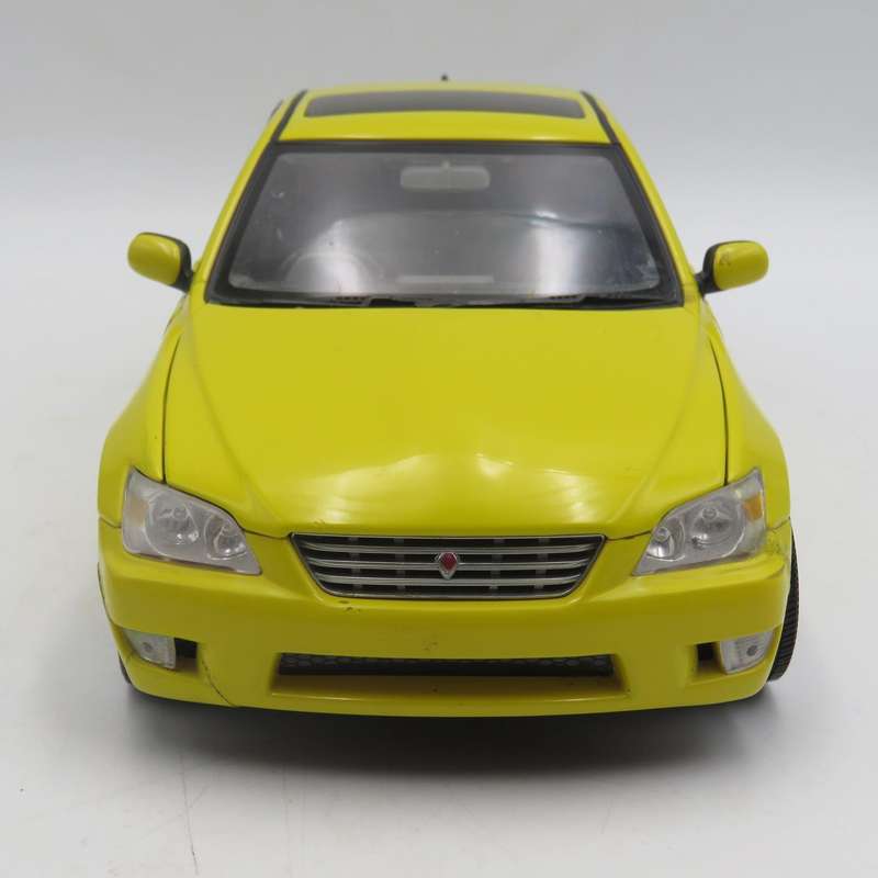 AutoArt Toyota Altezza RS200 die-cast model car - front and rear bumper damaged - Scale 1/18