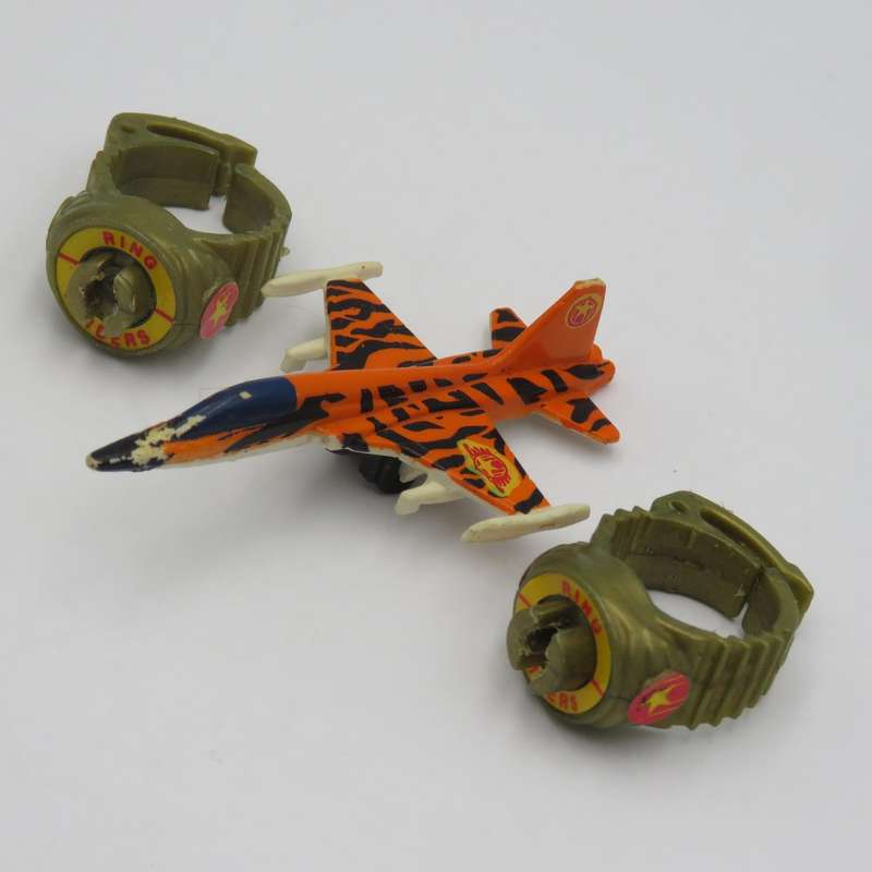 Set of 3 Vintage Matchbox Ring Raiders jet planes - ring sticks missing plus extra ring