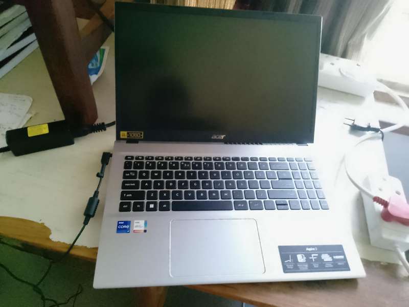 STILL UNDER WARRANTYPristine Condition Acer Aspire 3, i7 12thGen, 16Gb RAM, 512 SSD HD, 15.6' laptop