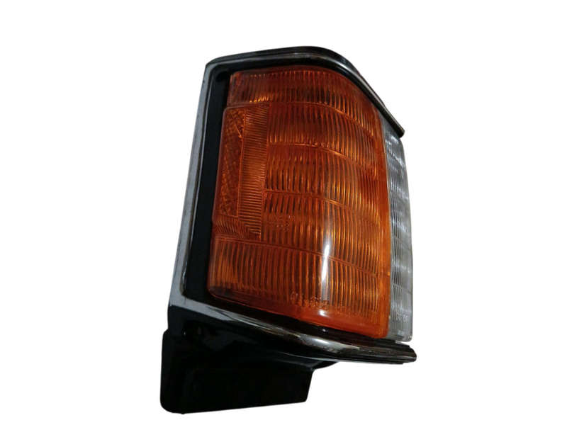 Toyota Corolla RX60/ 62/ 70/ 72 RHS Corner Lamp