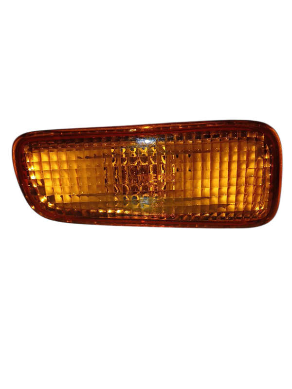 Isuzu Bakkie Amber RHS Bumper Indicator Oval Shape(Rounded corners)