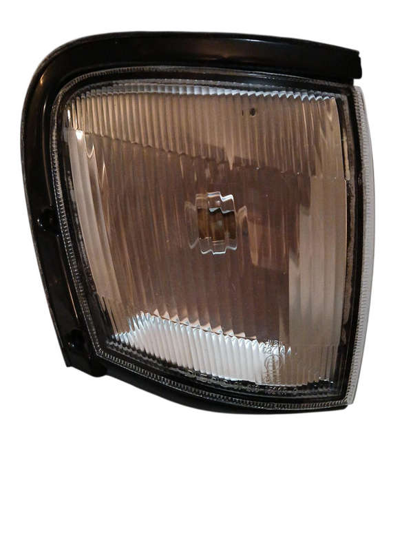 Isuzu Bakkie RHS Normal Corner Lamp