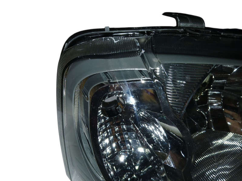 Nissan NP200 RHS Headlamp (please check Pics and discription)