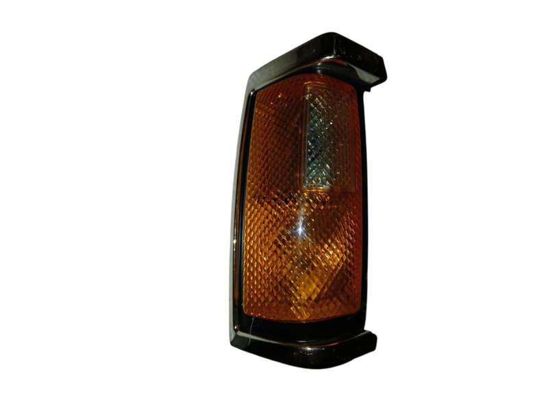 Nissan 1 Tonner RHS Chrome Corner Lamp