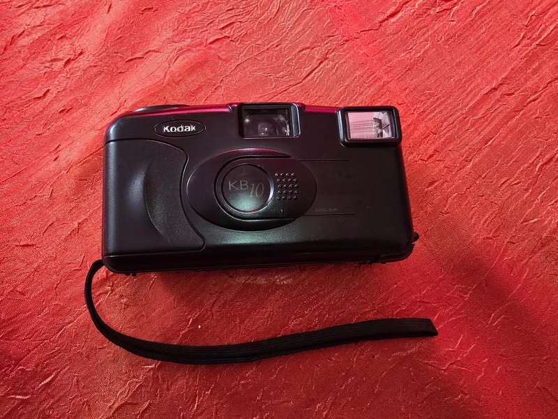 Cameras - Mixed Batch (for parts, some working cheapies)