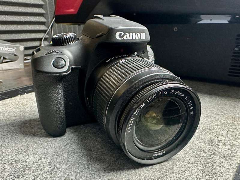 Canon EOS 4000D Starter Bundle