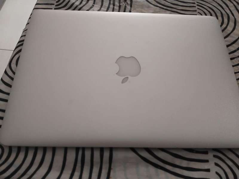 2017 MacBook Air in Good Condition