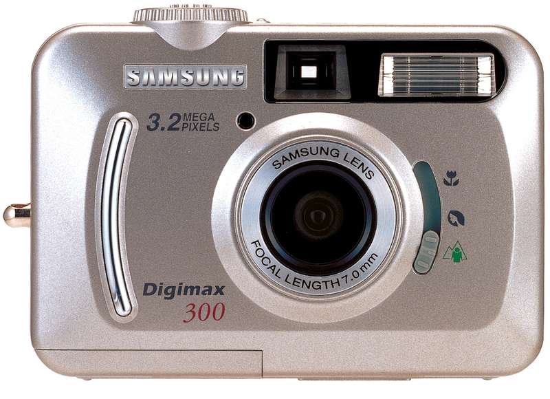 Samsung Digimax 300 Digital Camera  (3.2 MP, 3x Optical Zoom)