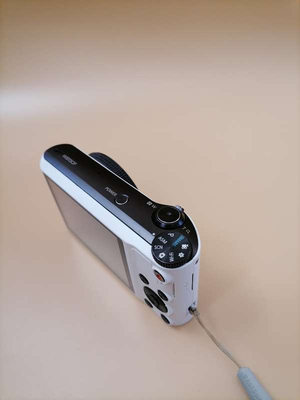 Samsung WB150F Digital Camera  (14.2MP, 18x Optical Zoom, WiFi & FHD Videos)