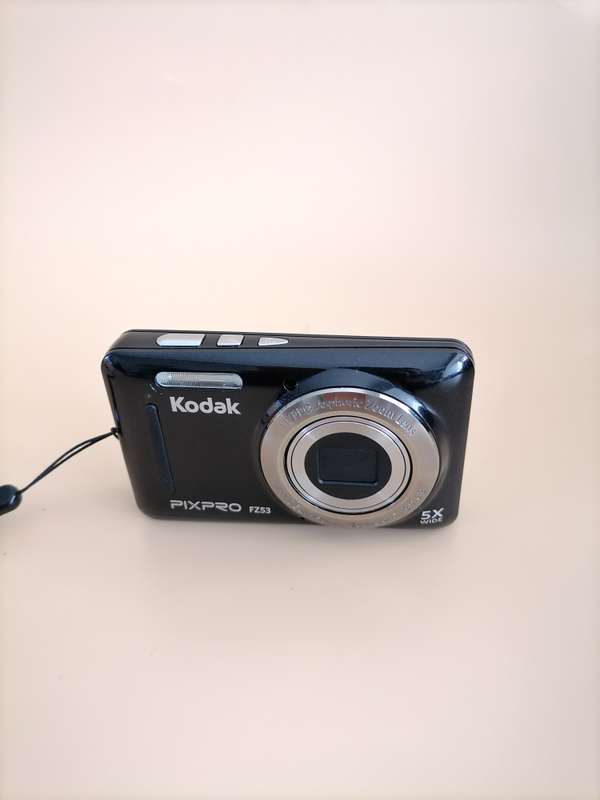 Kodak PixPro FZ53 Digital Camera ( 16MP, 5x Optical Zoom & HD Videos) Black