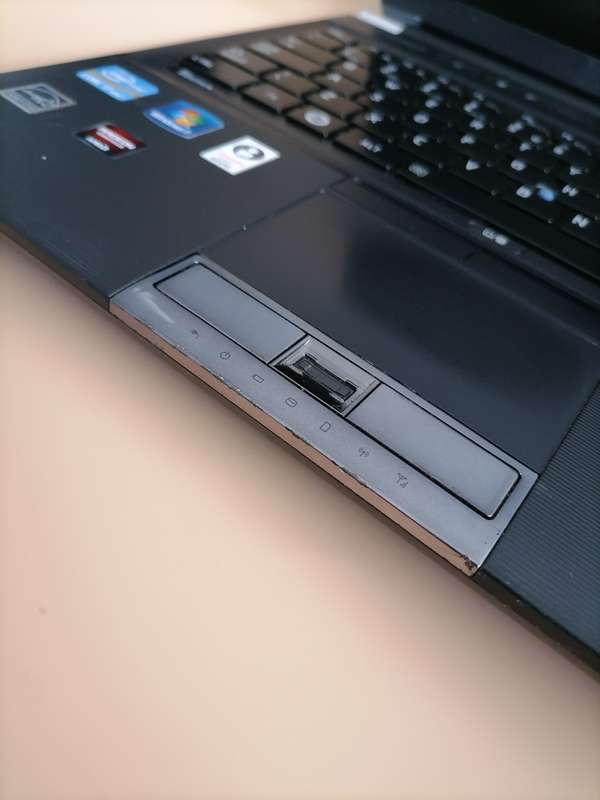 Toshiba F42N (Intel Core i7, 128GB SSD, 8GB RAM) 15.6 Inch Laptop