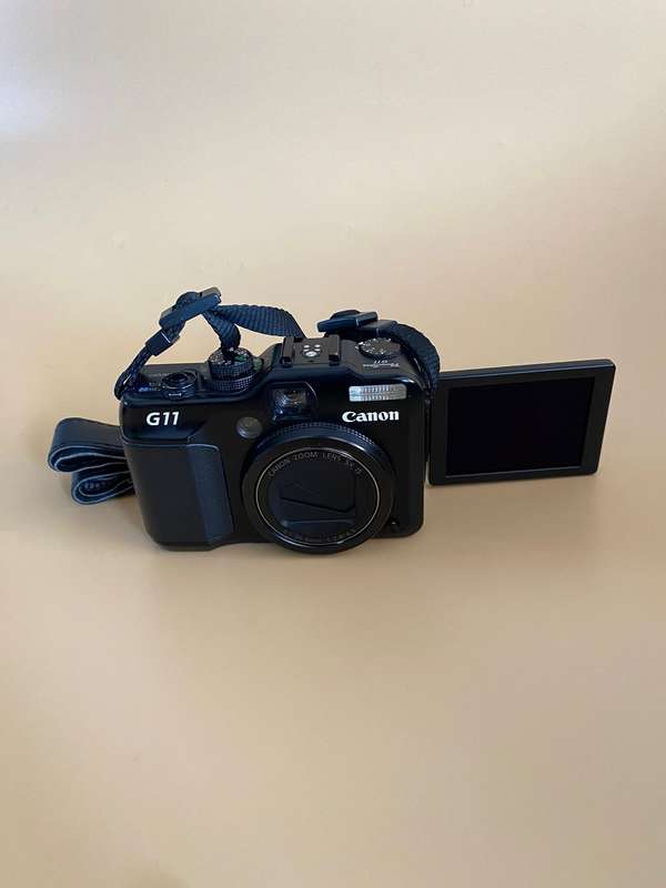 Canon PowerShot G11 Digital Camera (10MP, 720p HD & 5x Optical Zoom) Black