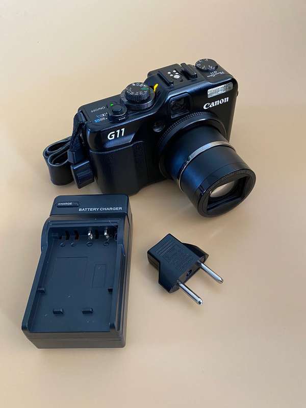 Canon PowerShot G11 Digital Camera (10MP, 720p HD & 5x Optical Zoom) Black